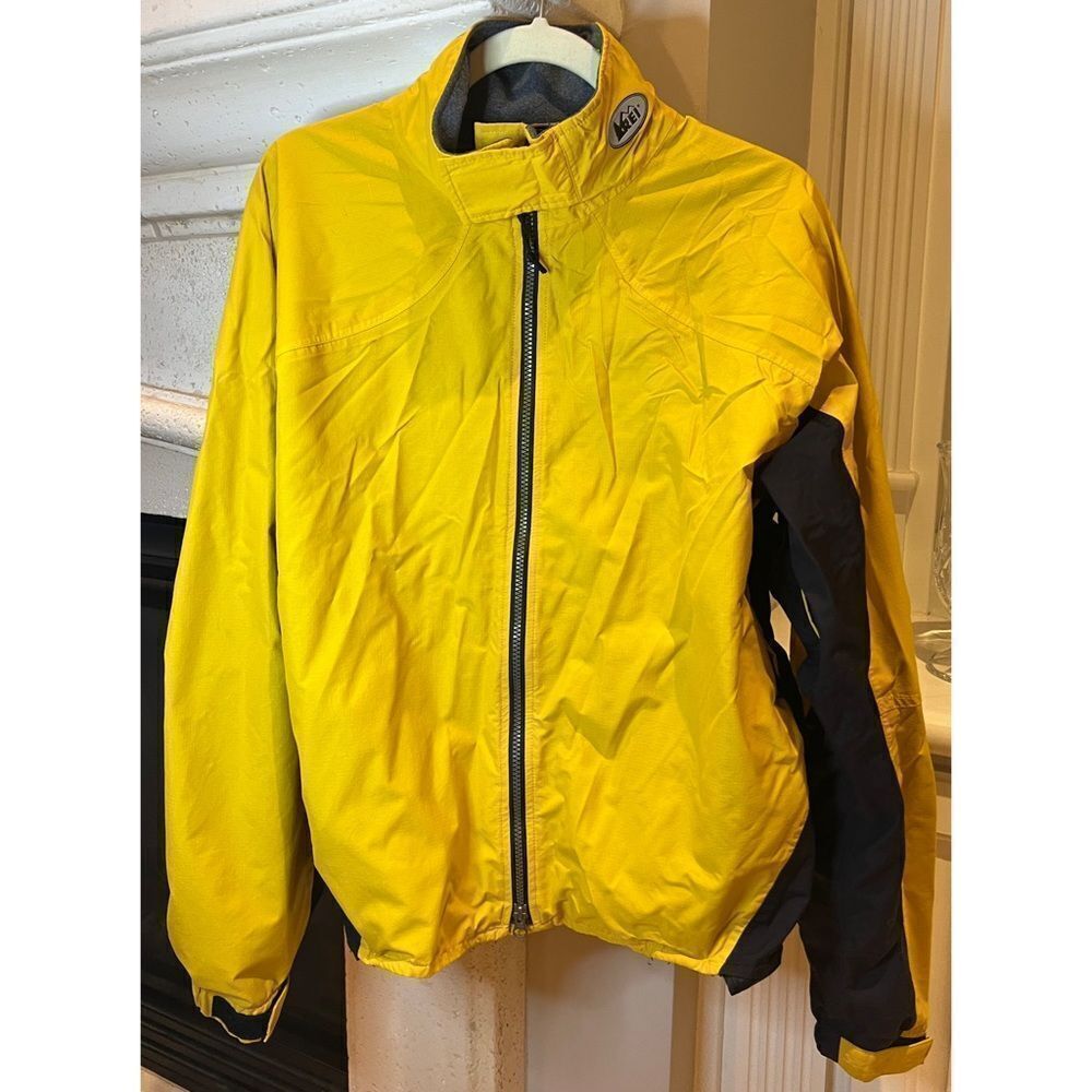 REI Men’s Lightweight Reflective Strip Windbreaker Vented Yellow Jacket Sz M